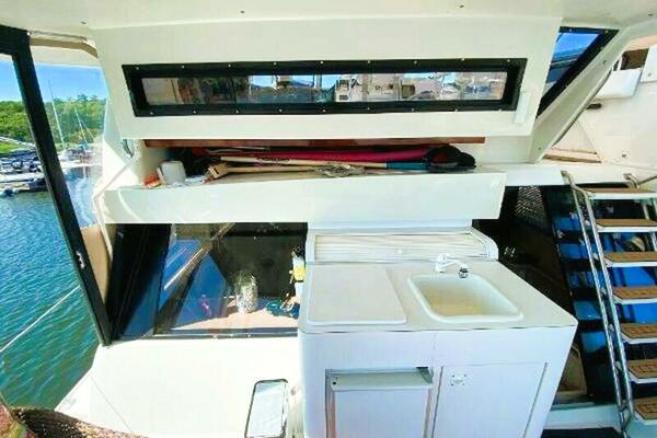 END RESORT 46ft Silverton Yacht For Sale