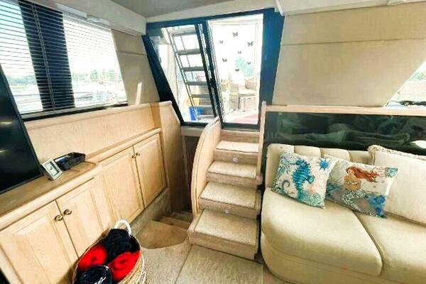 END RESORT 46ft Silverton Yacht For Sale