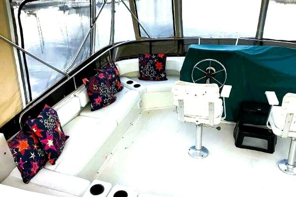 END RESORT 46ft Silverton Yacht For Sale