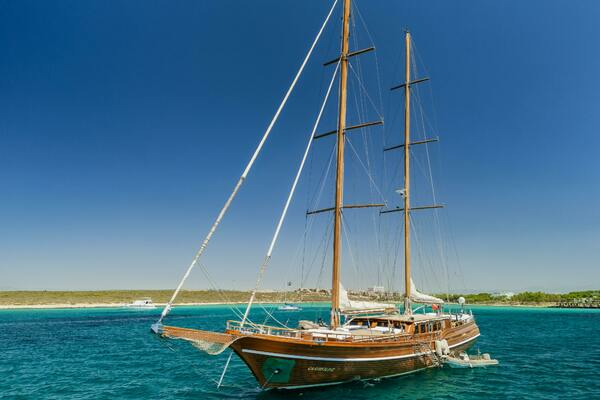 Photo of the 2013 East Yachting Custom "CAKIRYILDIZ"