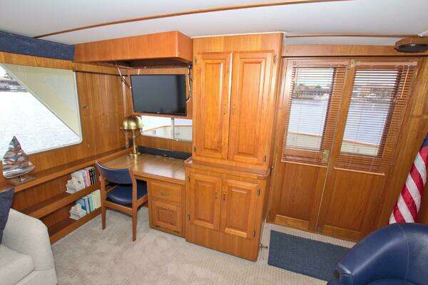 Brown 61ft Tollycraft Yacht For Sale