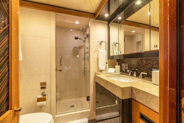 2011 Trinity Yachts 164