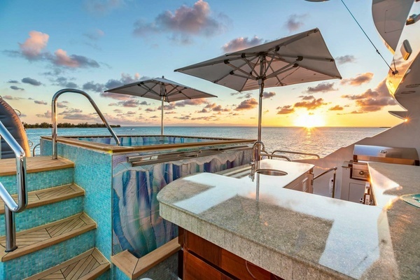 2011 Trinity Yachts 164