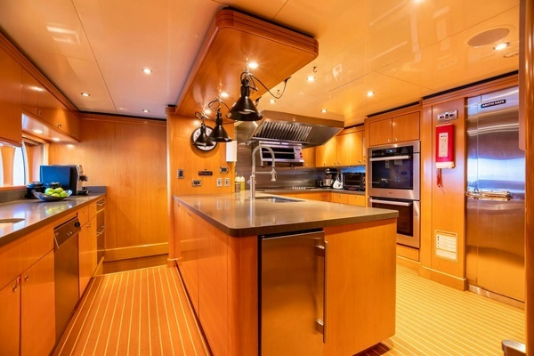 2011 Trinity Yachts 164