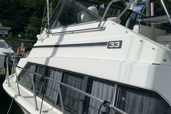 Photo of the 1984 Carver Mariner