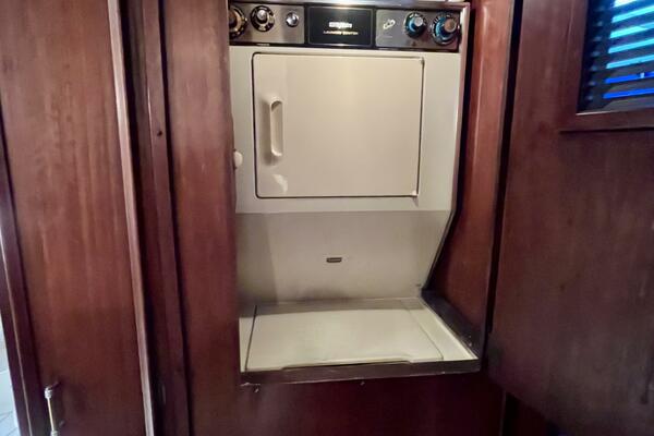 Hattitude 53ft Hatteras Yacht For Sale