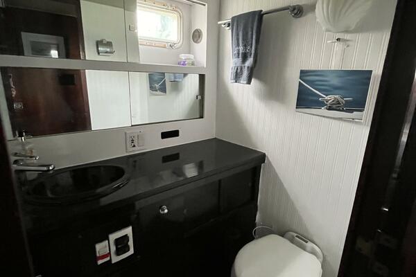 Hattitude 53ft Hatteras Yacht For Sale