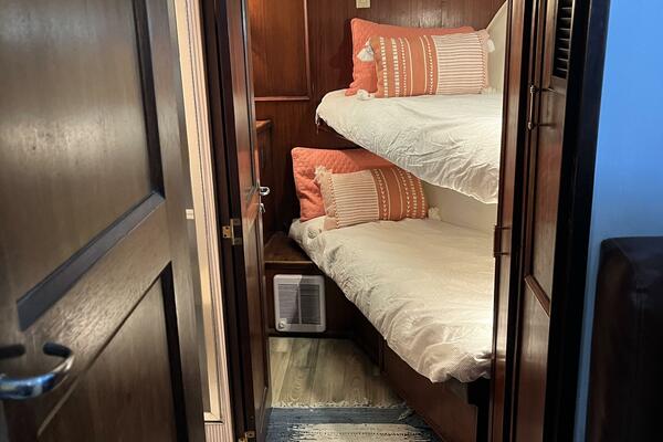 Hattitude 53ft Hatteras Yacht For Sale