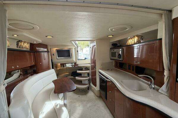 Photo of the 2005 Sea Ray 320 Sundancer "LUXE"