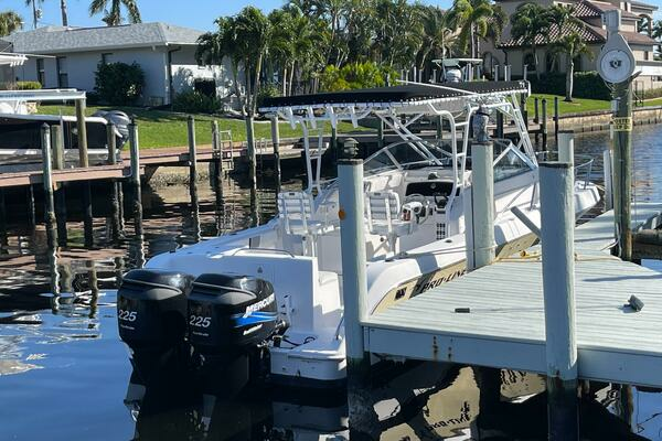 Photo of the 2004 Pro-Line 30 Express "Sea Breeze"