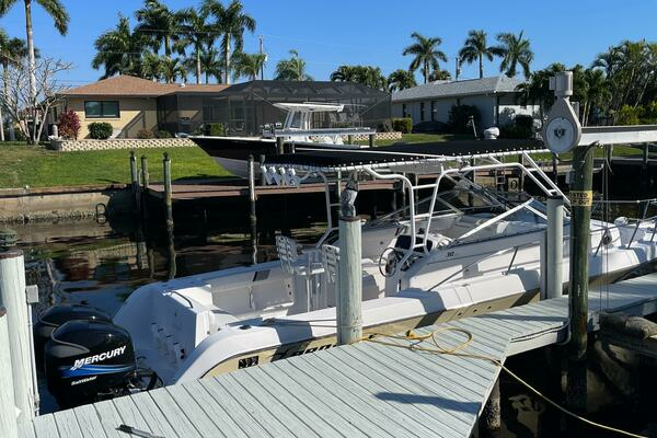 Photo of the 2004 Pro-Line 30 Express "Sea Breeze"