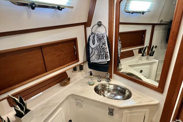 SKYDOG 48ft Sabre Yacht For Sale