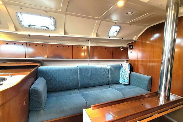 Photo of the 1993 Beneteau First 38.5 "OCEAN SUITE"