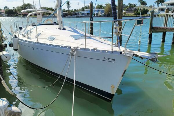 Photo of the 1993 Beneteau First 38.5 "OCEAN SUITE"