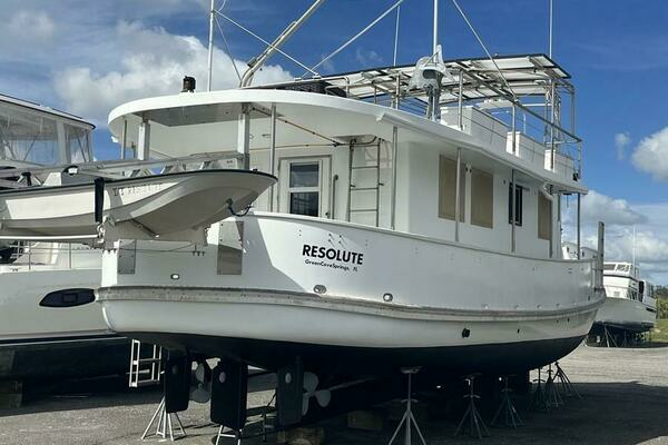 Photo of the 1987 Custom Pilothouse "RESOLUTE"