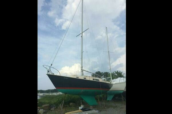 Photo of the 1974 Pearson  "DYER WOLF"