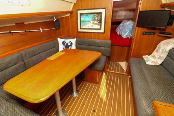 Utopia 33ft Hunter Yacht For Sale