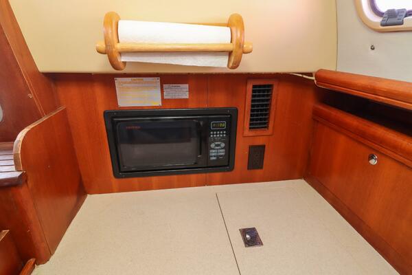 Utopia 33ft Hunter Yacht For Sale