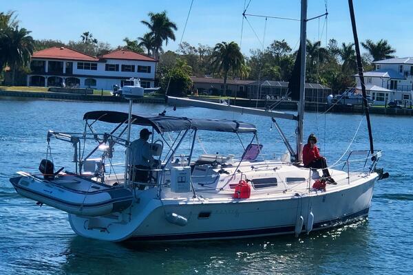 Utopia 33ft Hunter Yacht For Sale