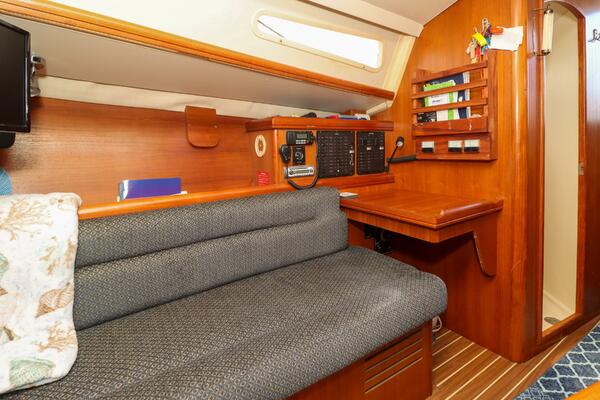 Utopia 33ft Hunter Yacht For Sale