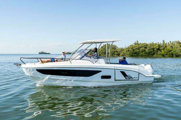 Photo of the 2026 Beneteau Flyer 9 SUNdeck