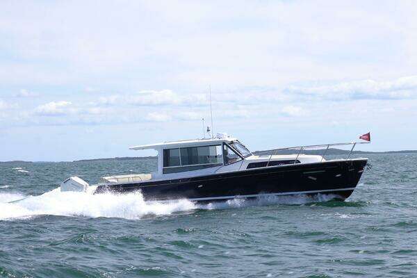 42ft MJM Yacht For Sale