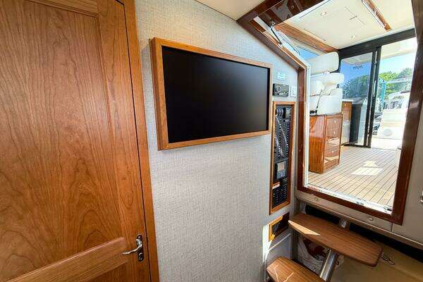 42ft MJM Yacht For Sale