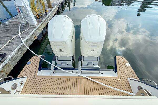 42ft MJM Yacht For Sale