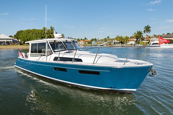 42ft MJM Yacht For Sale