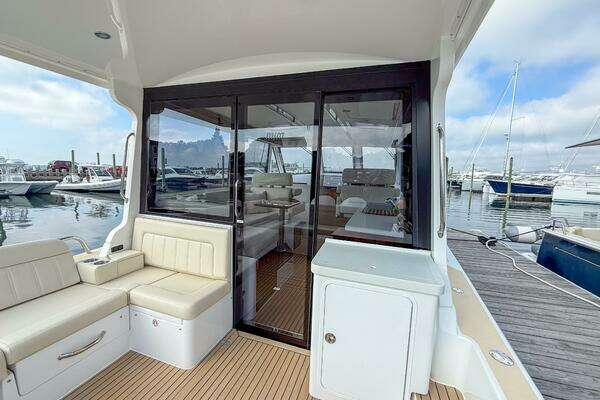 42ft MJM Yacht For Sale