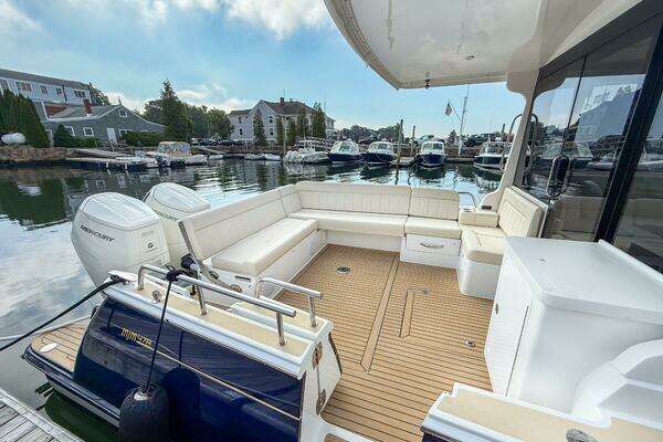 42ft MJM Yacht For Sale