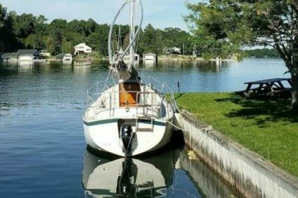 Hub Punch 22ft Nonsuch Yacht For Sale