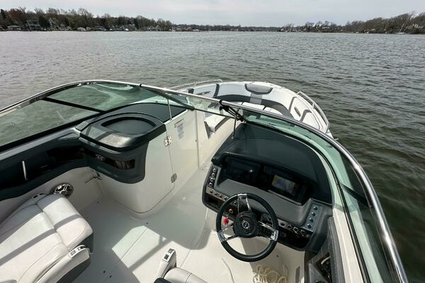 Photo of the 2019 Chaparral 297 SSX