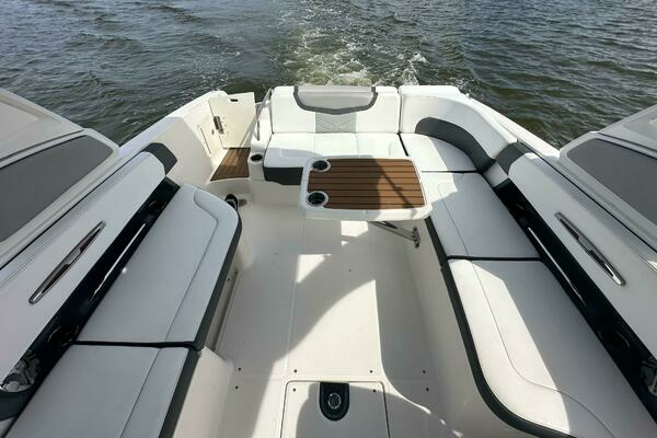 Photo of the 2019 Chaparral 297 SSX