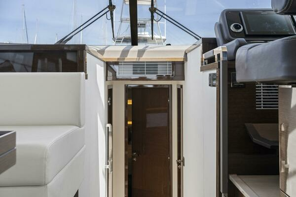 Prestige 590 Yacht For Sale