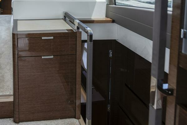 Prestige 590 Yacht For Sale