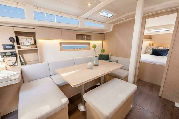 37ft Beneteau Yacht For Sale