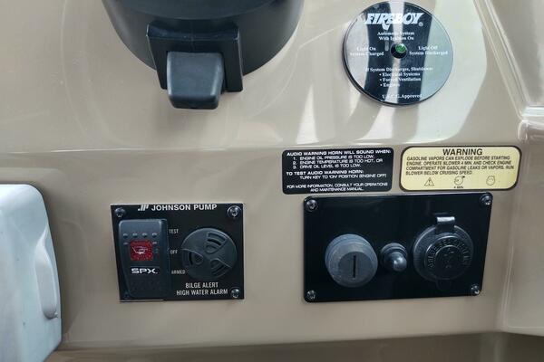 Reel Seaductive 28ft Regal Yacht For Sale