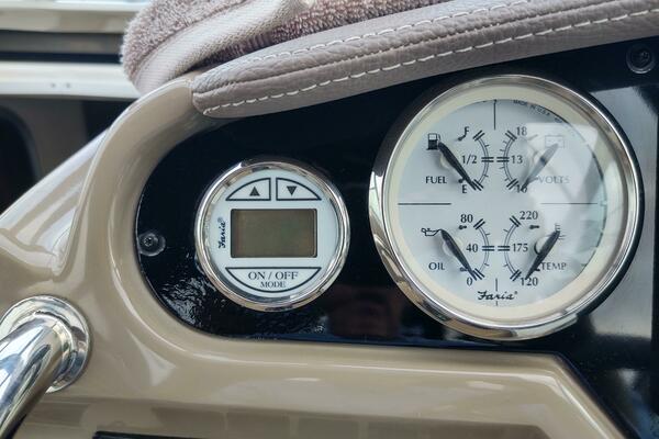 Reel Seaductive 28ft Regal Yacht For Sale