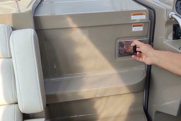 Reel Seaductive 28ft Regal Yacht For Sale