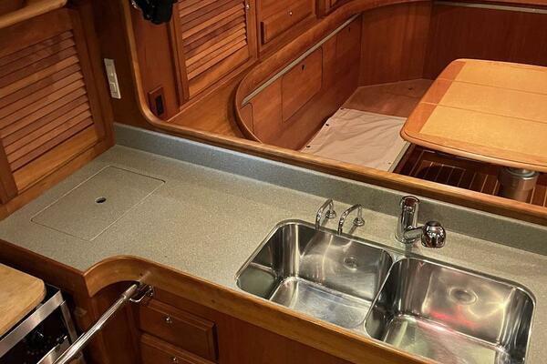 MOONDANCE 45ft Sabre Yacht For Sale