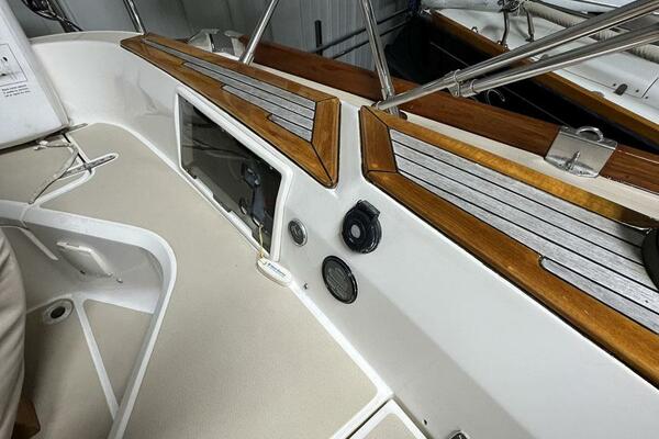 MOONDANCE 45ft Sabre Yacht For Sale