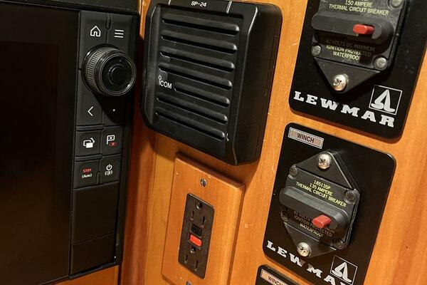 MOONDANCE 45ft Sabre Yacht For Sale