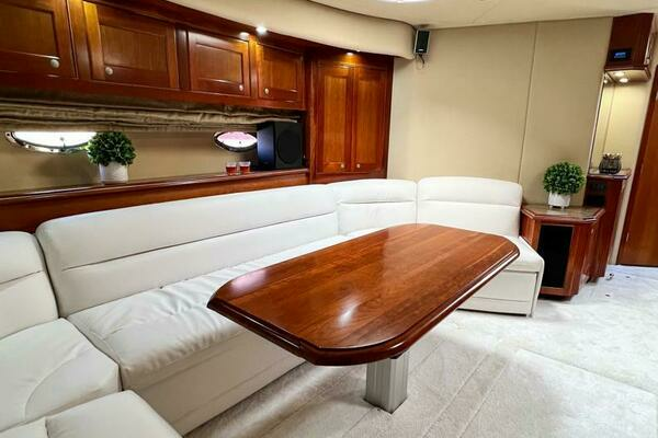 2011 Cruisers Yachts 56