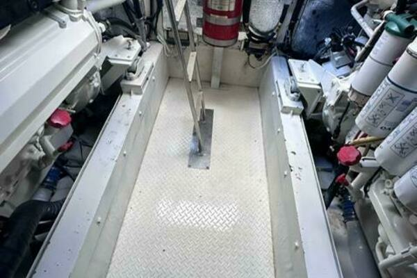 2011 Cruisers Yachts 56