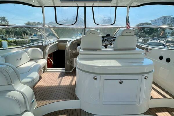 2011 Cruisers Yachts 56