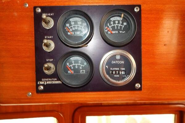 Victoria 34ft Marine Trader Yacht For Sale