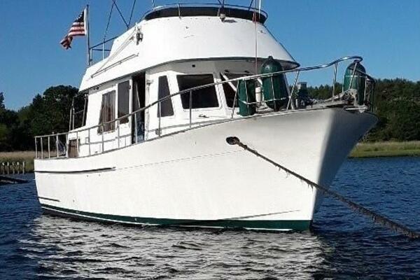 Victoria 34ft Marine Trader Yacht For Sale