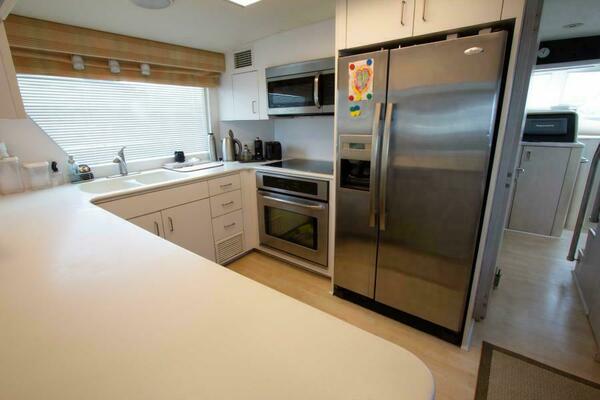 FULL MOON 70ft Hatteras Yacht For Sale