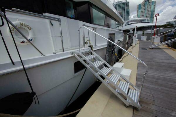 FULL MOON 70ft Hatteras Yacht For Sale